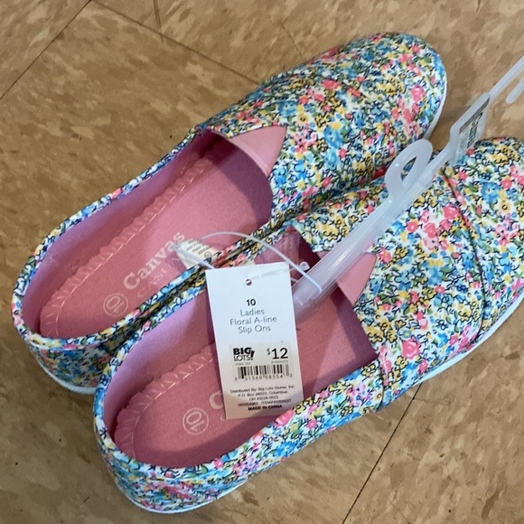 BNWT canvas slip ons - Picture 2 of 3